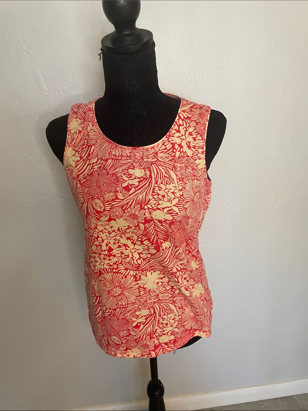 Coral Bay Red and Cream Floral Scoop Neck Tank